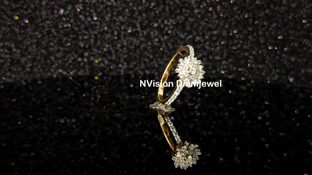 Natural Diamond Sunrays Themed Round And Bugget Ring.