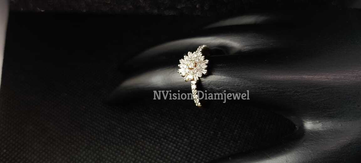 Natural Diamond Sunrays Themed Round And Bugget Ring.
