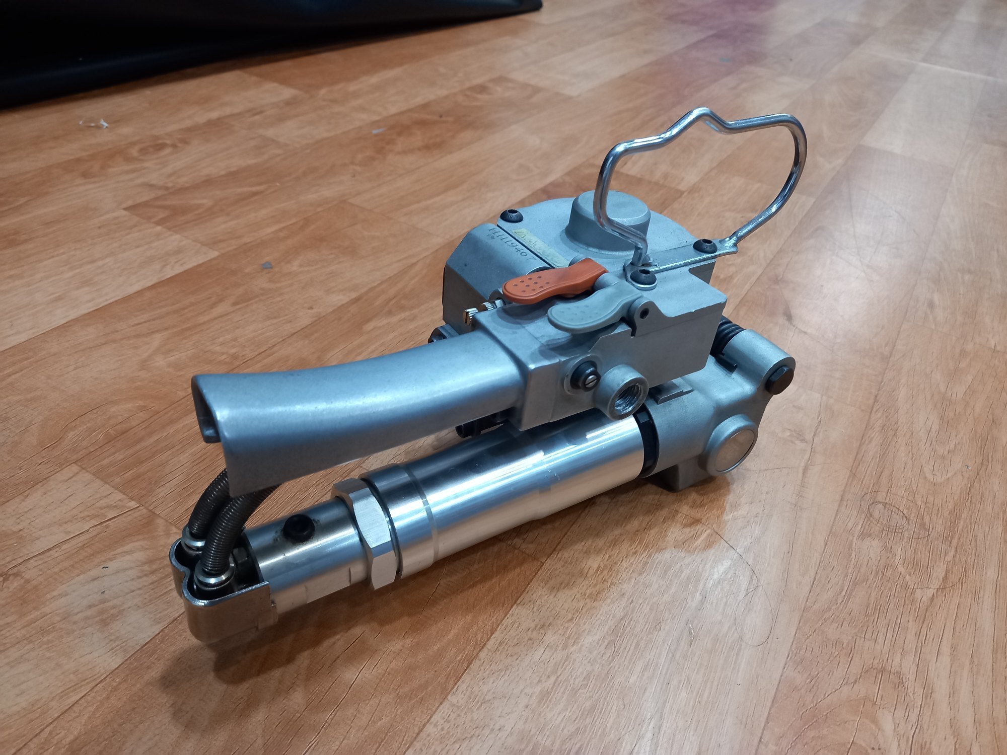 Pneumatic Strapping Machine - Stainless Steel, 275x115x130 Mm | High Efficiency, Lightweight, Durable, Pet/pp Strap Compatible, High Tension Strength 280 Kg, Low Noise Operation