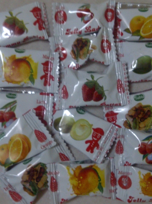 लिपटी हुई मिठाई