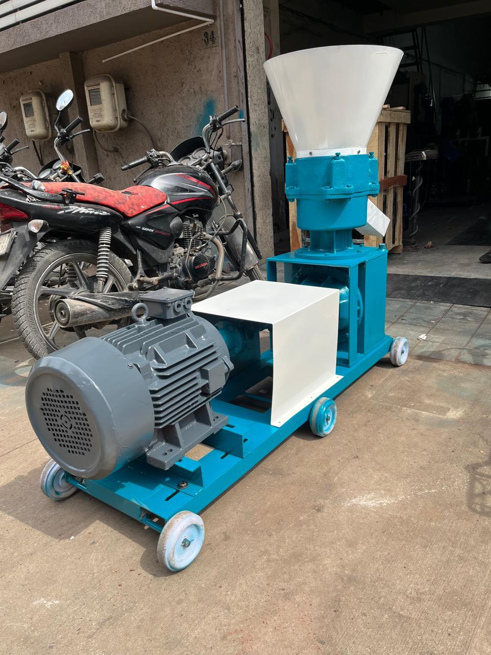 Wood Pellets Making Machine - Color: Blue White