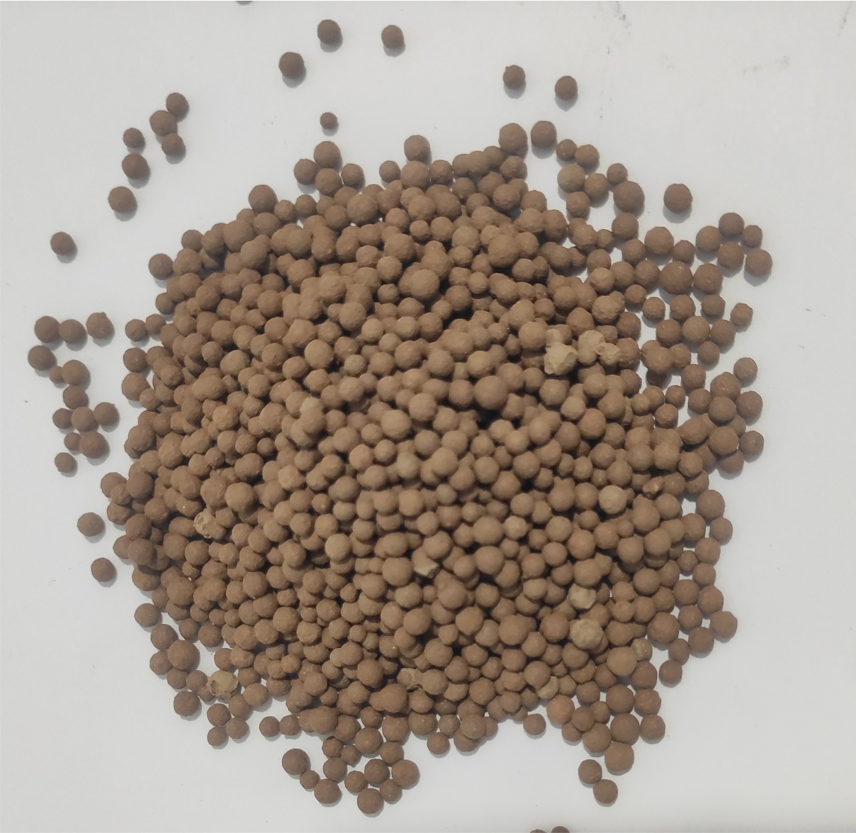 Soil Conditioner Granule - Bentonite & Mineral Blend, Off White/black 3-4mm Granules, Organic Fertilizer For Enhanced Soil Health & Fertility