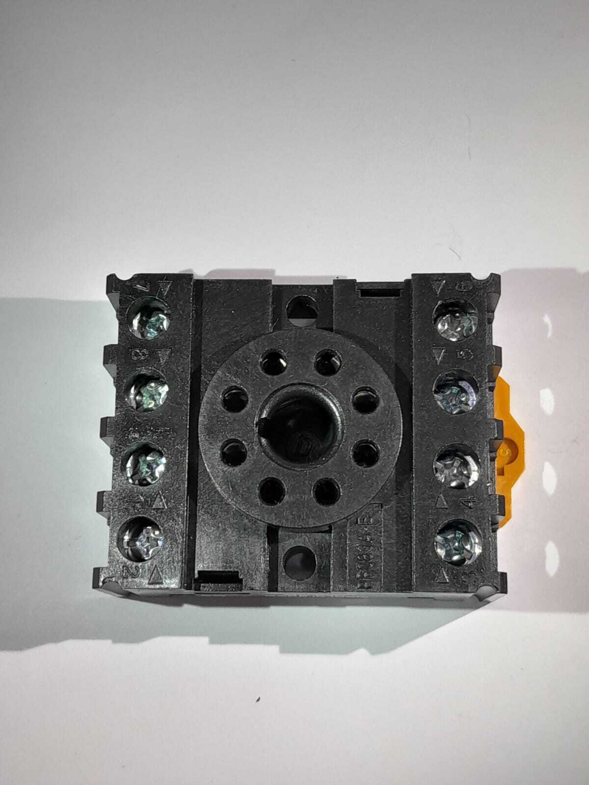 Relay Socket Mk08c 8 Pin For 2 C/o - Salzer