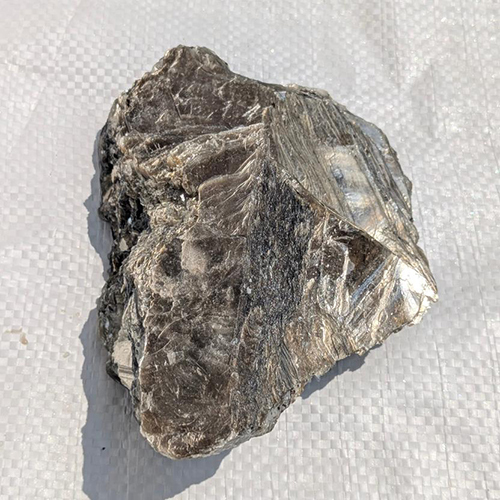 Mica Lumps - Irregular Black Mineral | Heat Resistance Up To 1000â°c Lump Shape Customizable Weight Options