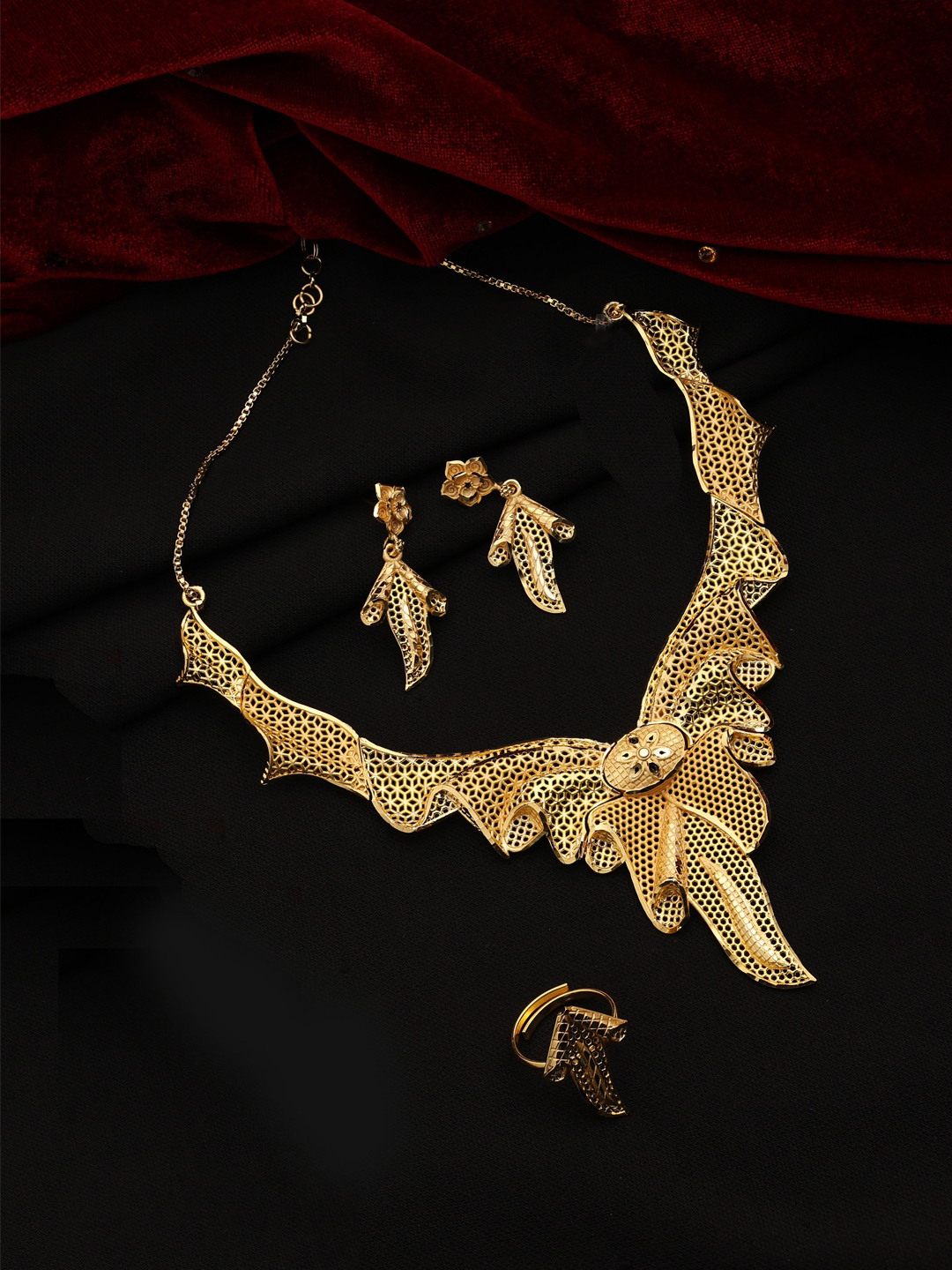 Luxurious Luster Gold-plated Filigree Choker Set - Color: Gold
