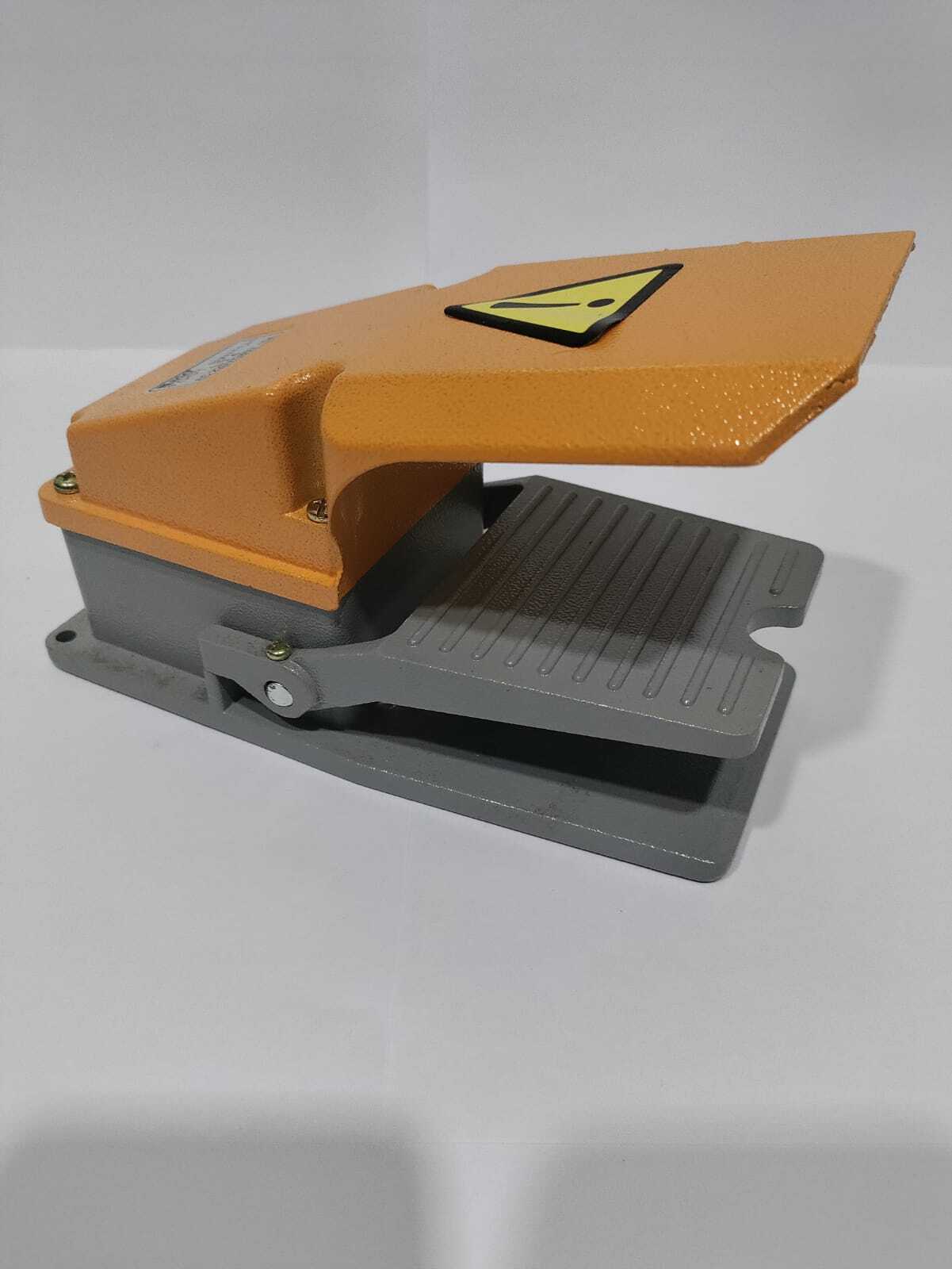 Se-fs14 Foot Switch With Cover