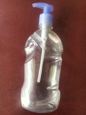 हाथ से धोने के लिए पालतू बोतलें