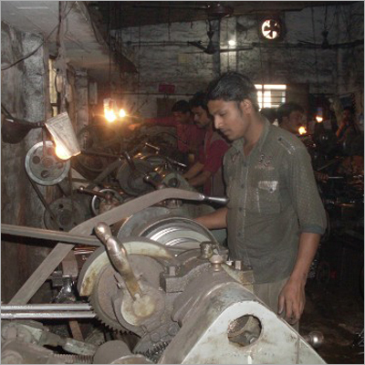 धुरी वाल्व