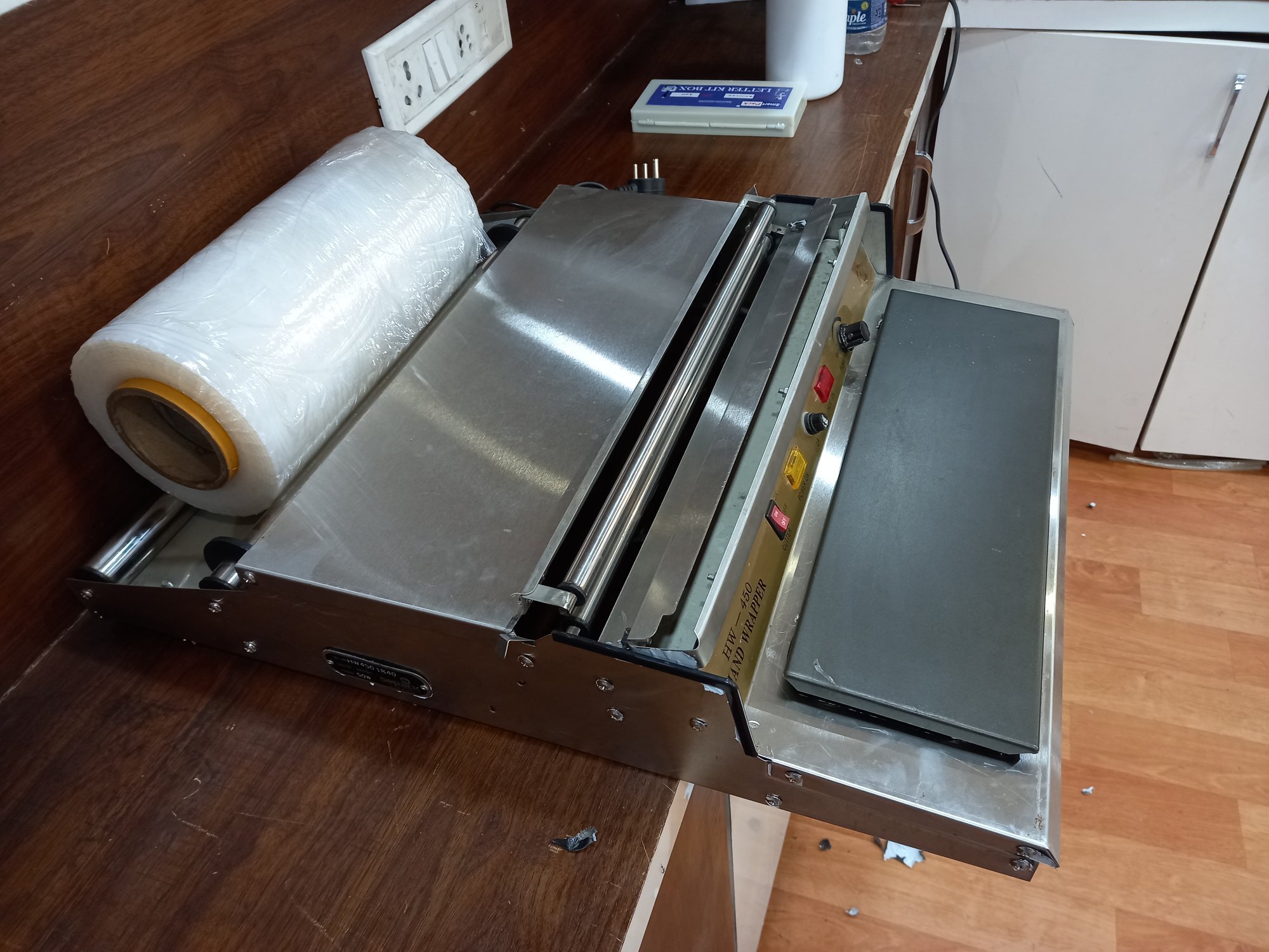 Manual Wrapping Machine (Clean Wrap Machine)hw-450 - Color: Silver