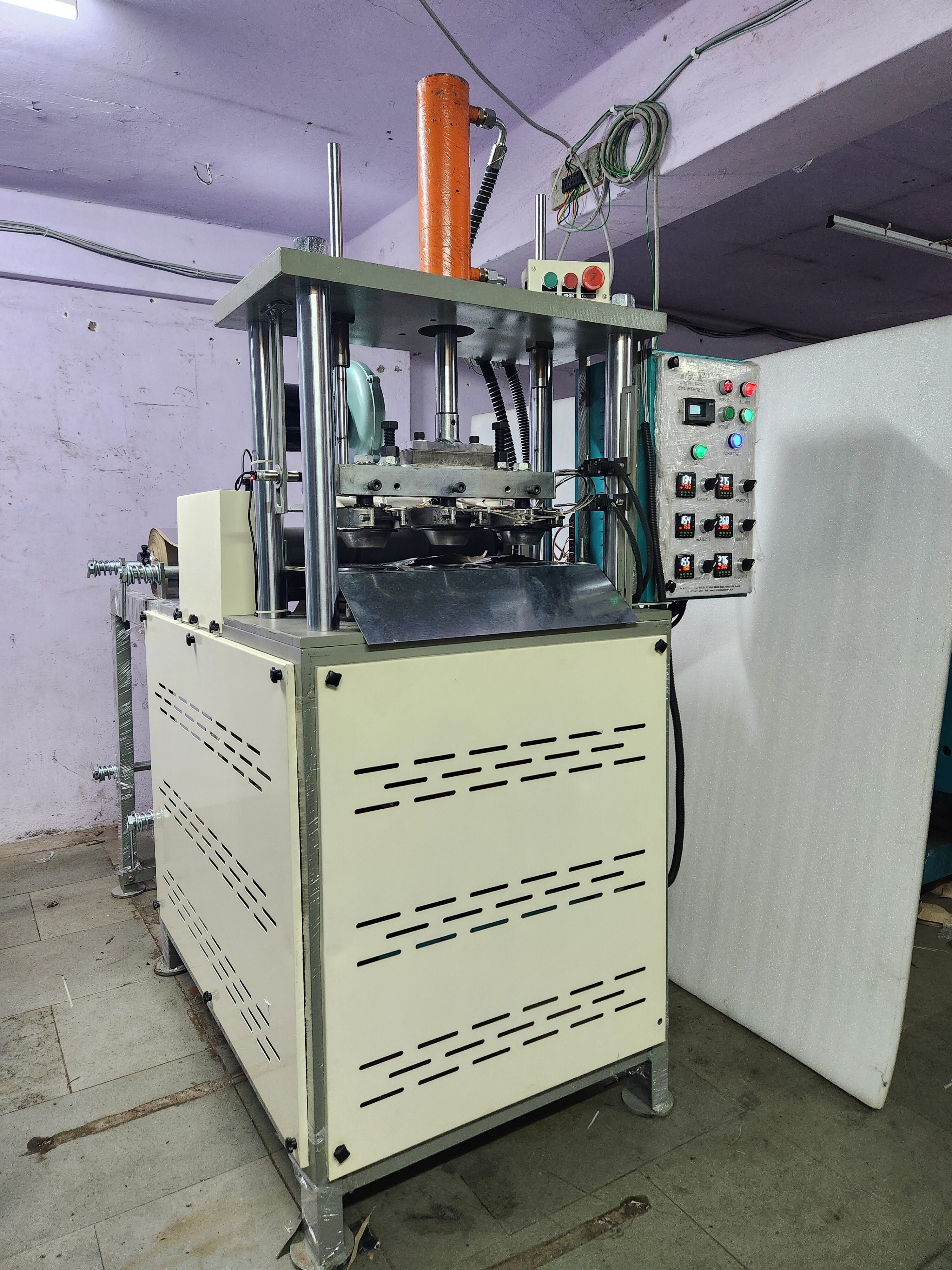 High Speed Paper Thali Making Machine