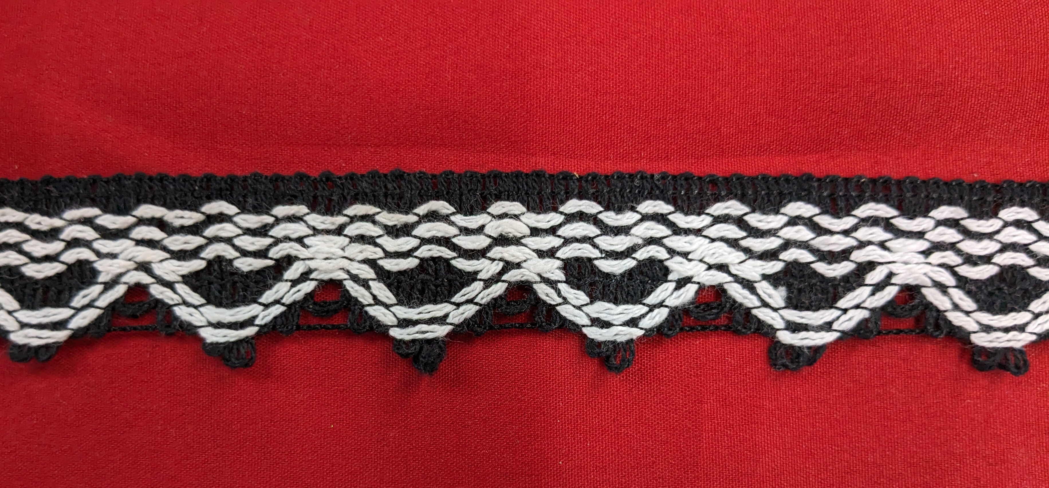 Heavy Decor Cotton Lace - 1.1 Inch Wide, 45 Mtr Length, Dyeable Cotton | Colors: White, Black, Black-white, White-black, One-sided, Knitted Pattern