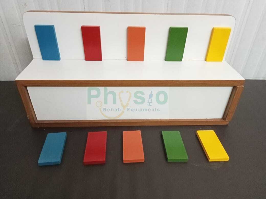 Colour Sorting, Matching And Posting Box - High-quality Plastic Plates, 25 Pieces In 5 Vibrant Colours, Recyclable And Portable For Children