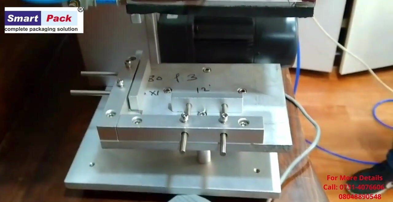 Horizontal Square Bottle Labelling Machine - Dimension (L*w*h): 580 *680*900 Centimeter (Cm)