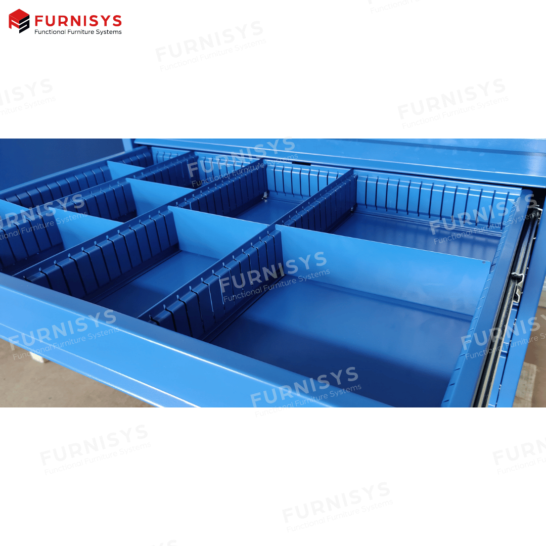 Industrial Tool Cabinet Application: For Storage