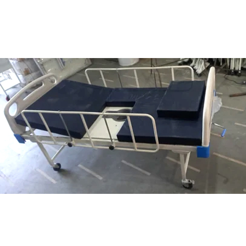 कमोड सुविधा के साथ सेमी फॉवलर बिस्तर