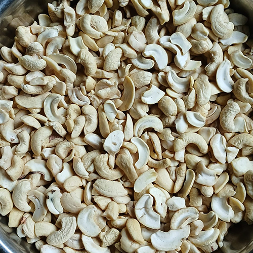 टूटी हुई काजू -