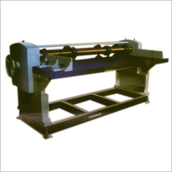 चार बार घूर्णनीय काटने और क्रिसिंग मशीन