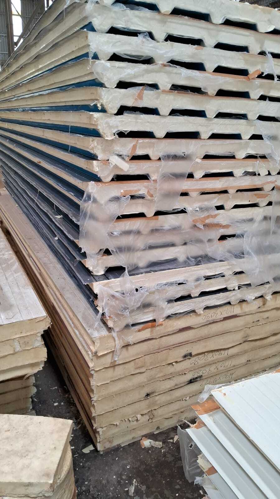 Plain Roofing Puff Panel