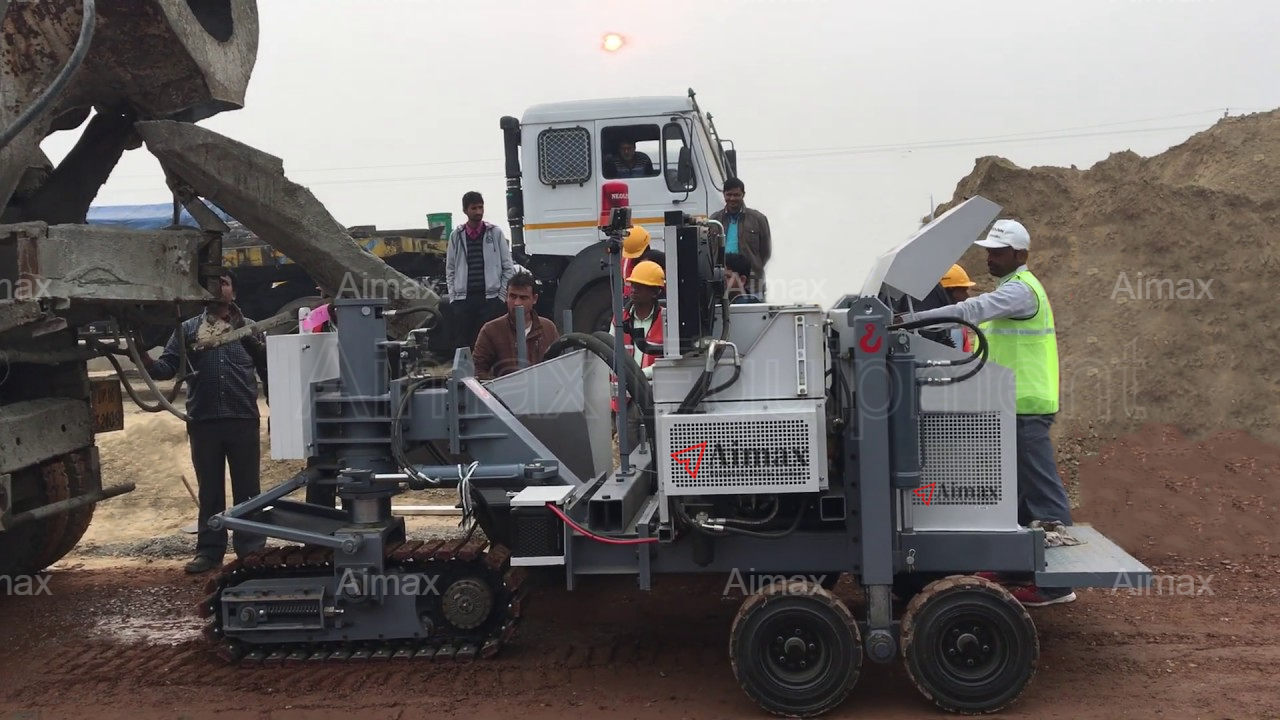 Black Slipform Kerb Paver Machine
