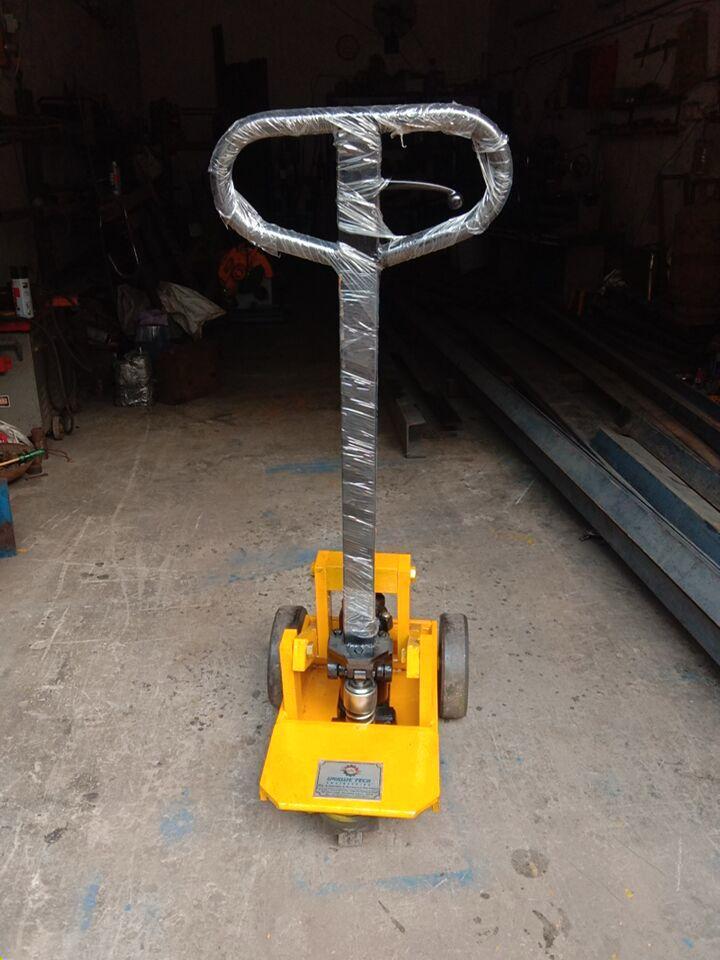Batch Puller Trolley - Attributes: Strong