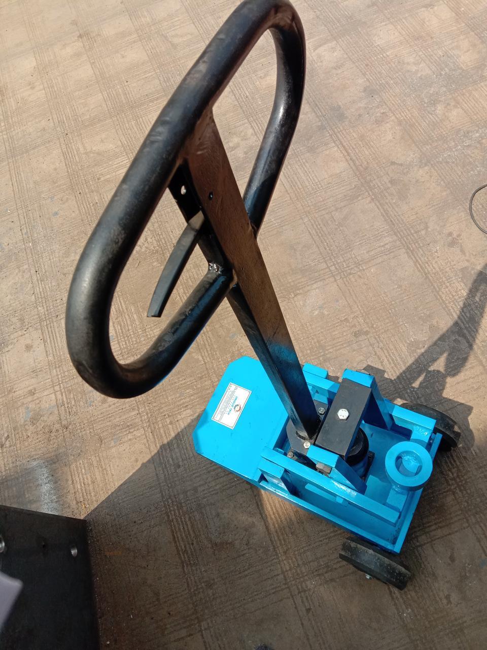 Batch Puller Trolley - Attributes: Strong