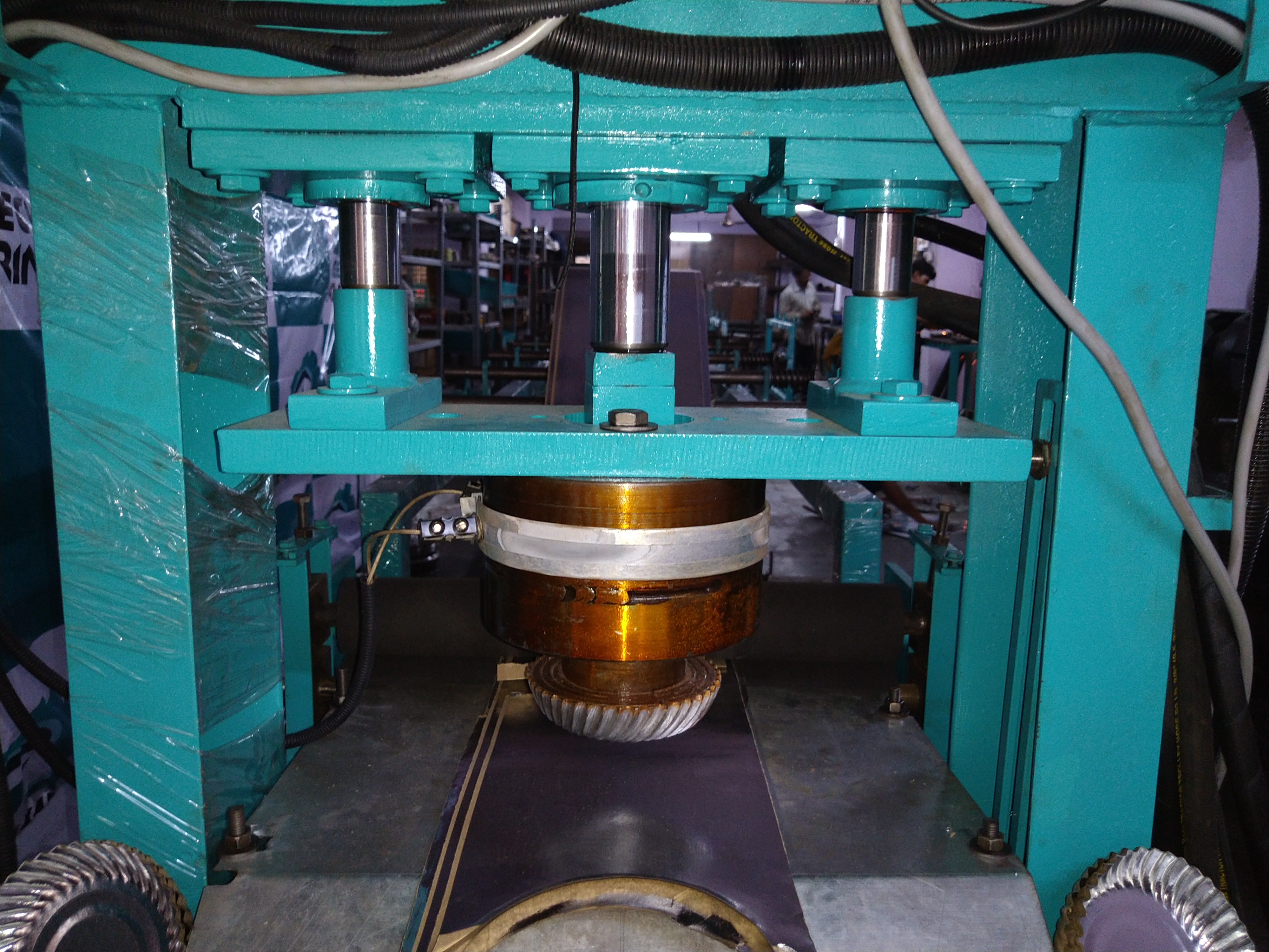 Full Automatic Wrinkle Paper Plate Making Machine - Color: Green