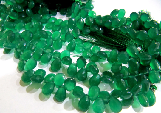 Natural Green Onyx Pear Shape 8x10mm To 10x15mm Strand Of 8 Inch Long