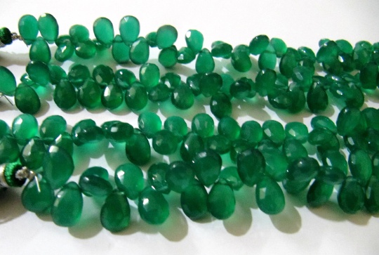 Natural Green Onyx Pear Shape 8x10mm To 10x15mm Strand Of 8 Inch Long