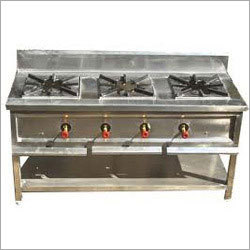 तीन बर्नर गैस स्टोव