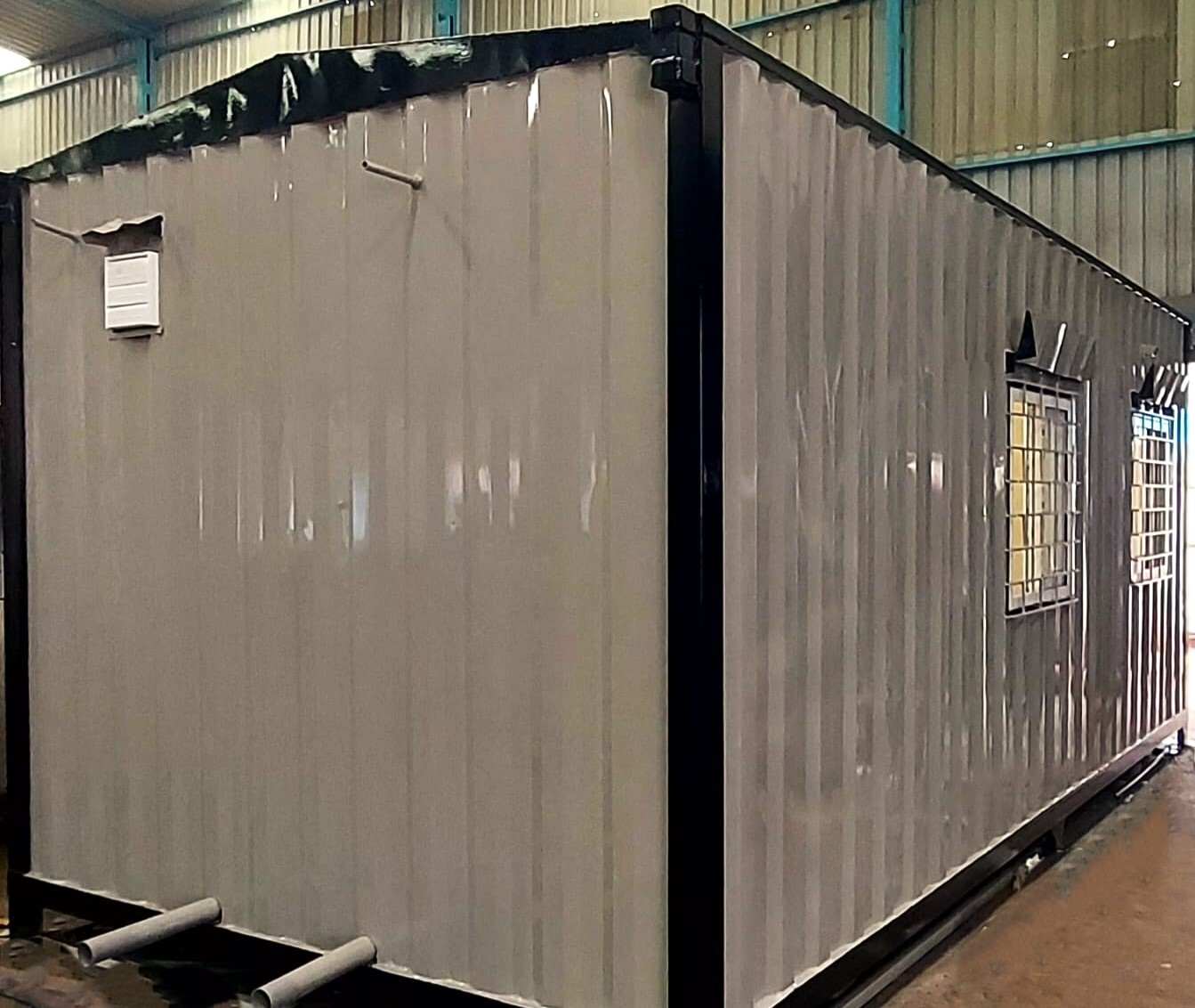 Prefabricated Container Homes - Color: Metallic Gray