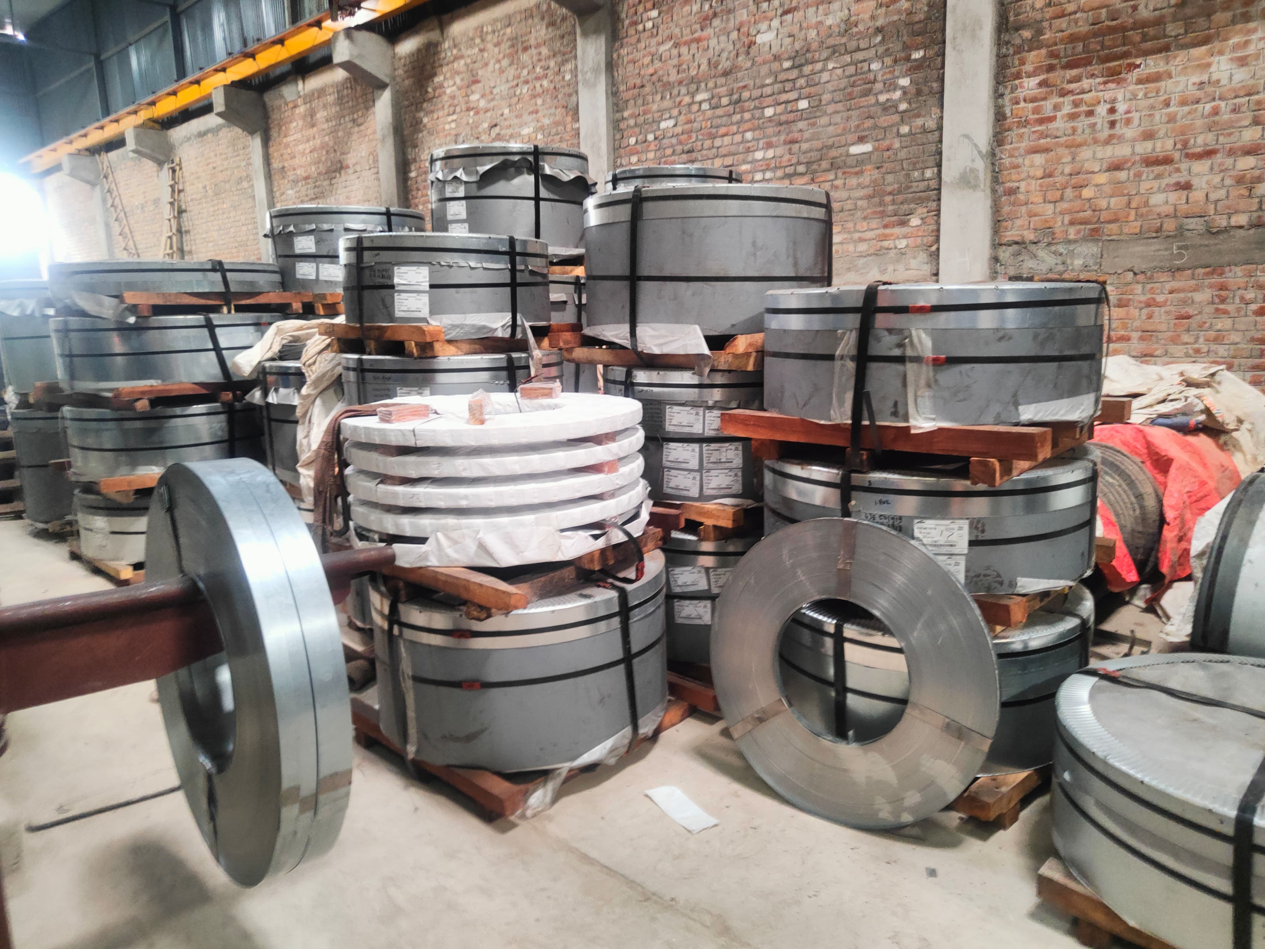 Jsw Crno - Steel Coil, 0.50mm Thickness, All Coating Colors, Grade 470-1000 | Industrial Purpose Usage, Cl3, Cl5, Cl6