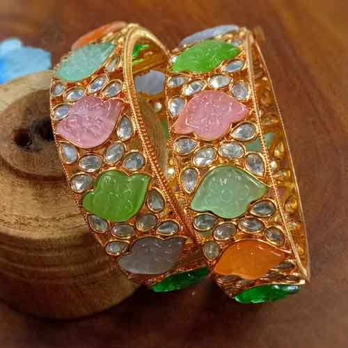 नकली कुंदन चूड़ियाँ