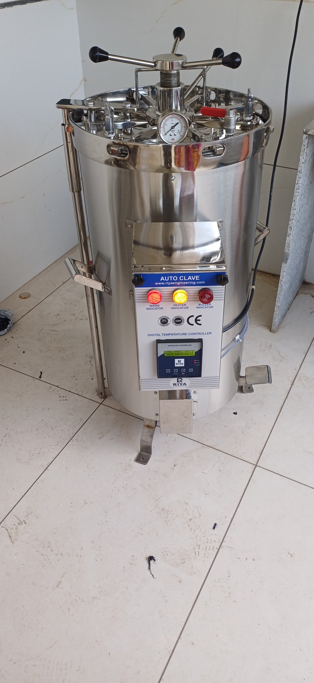 Vertical Double Walled Autoclave - 75l Capacity, 400x600mm Chamber Size | Stainless Steel 304, Radial Locking Door, Fully Automatic, 121â°c Sterilizing Temperature, Thermal Printer Recording