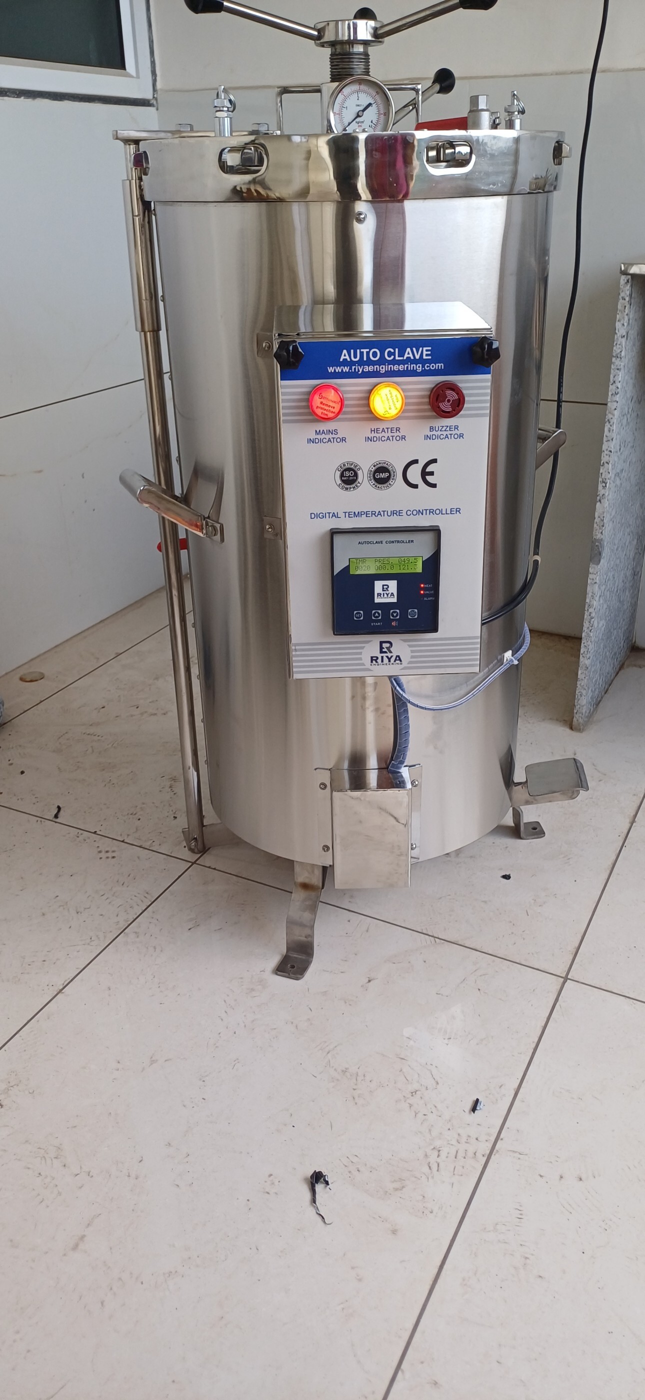 Vertical Double Walled Autoclave - 75l Capacity, 400x600mm Chamber Size | Stainless Steel 304, Radial Locking Door, Fully Automatic, 121â°c Sterilizing Temperature, Thermal Printer Recording