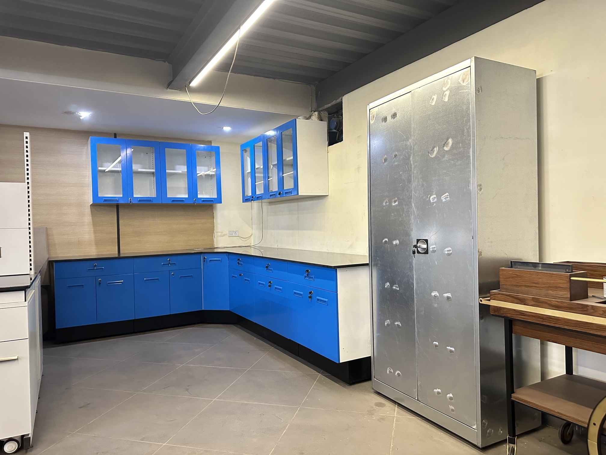 Premium Ergonomic Office Furniture - Eco-friendly Materials, No Assembly Required | Customizable Options, Sleek Designs, Comfort-driven, Professional Aesthetic