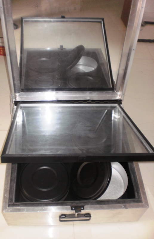 Solar Box Cooker - Material: Stainless Steel