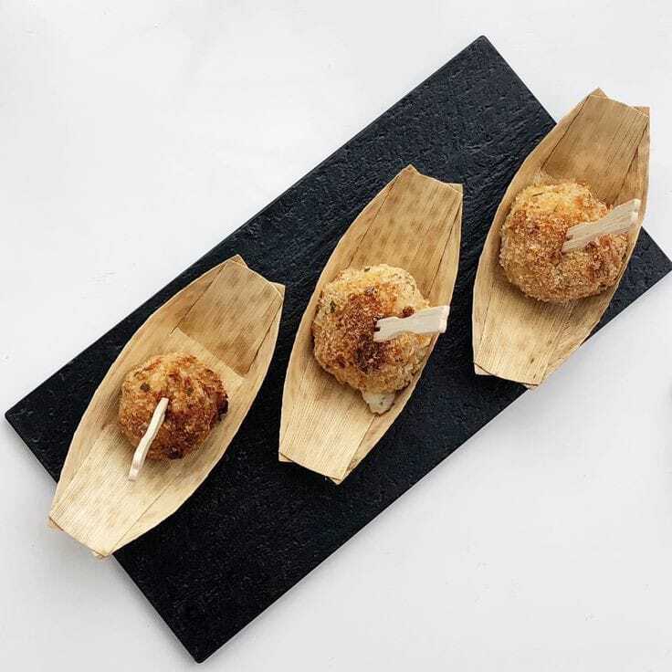 Pinewood Boat Tray - Pine Wood, Standard Size, 4-6 Inches | Golden Color, Elegant Disposable Serving Tray For Events, Versatile Design