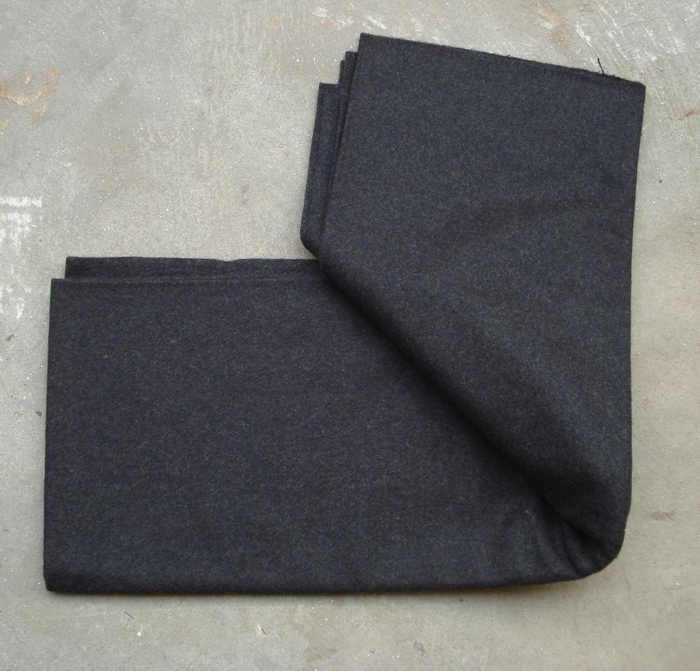 50% Woolen 50 % Synthetic Blanket - Age Group: Adults