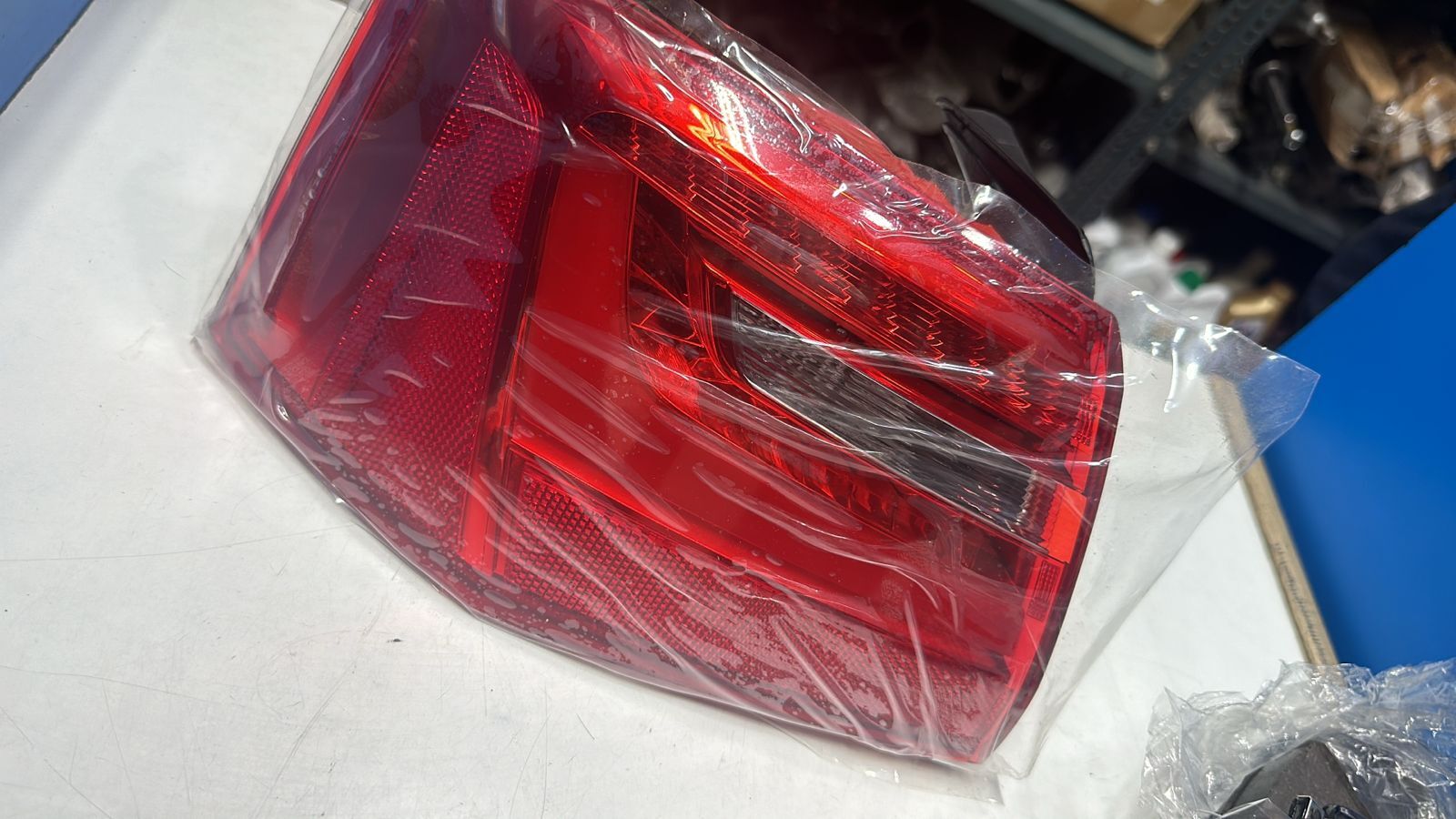 Audi Q7 & Q5 Led Tail Lamps - Red Color | Ideal For Automobile Industry
