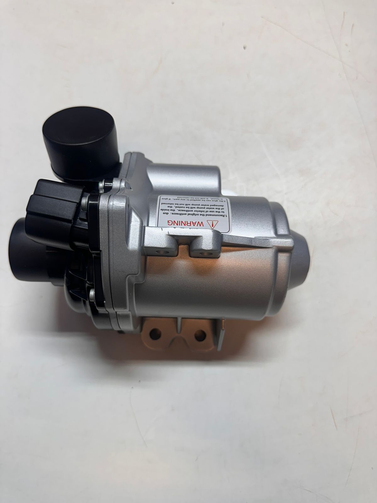 Water Pump Mercedes E Class For Use In: Automobile Industry