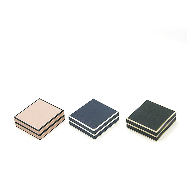 Designer Paper Jewelry Box - 160mm X 160mm X 34mm | Customized Square Shape, Fsc Verified Material, Handmade With Satin Liners And Alligator Pattern Embossing For Luxury Gift Packaging
