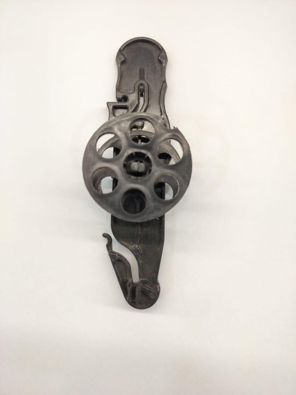Plastic Roller Hook With Pulley For Trellising - Advantage: Re-usable