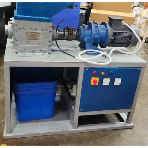Organic Waste Shredder Machine - 500 kg/hr Capacity, 200-250V Voltage Range | Stainless Steel, Semi-Automatic Control System, 2-5 Years Warranty