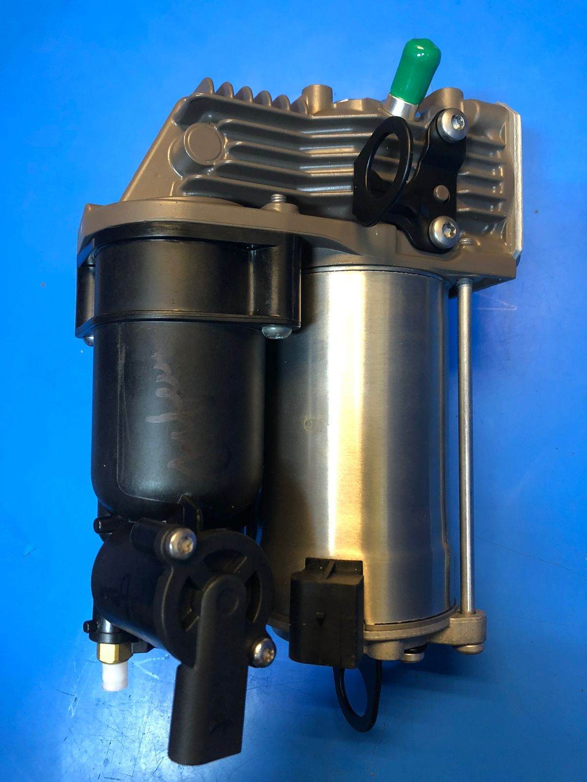 Car Air Compressor Pump-car Airmatic Pump - Color: Silver