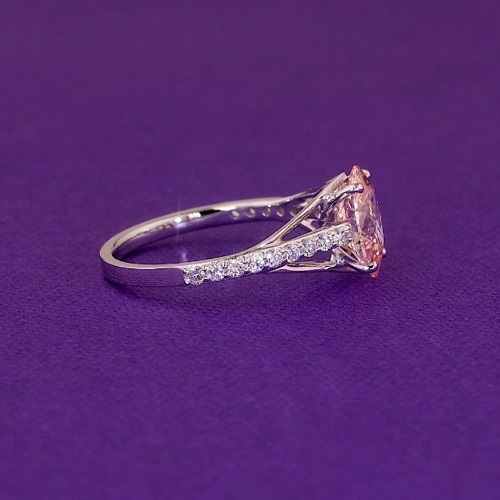 Beautiful Oval Shape Ring 18k White Gold 1.62ct 18k White Gold