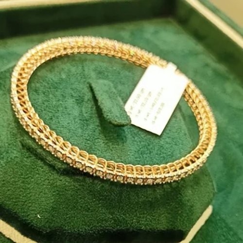 Ladies Party Wear Lab Grown Diamond Gold Bangle - Diamond Carat Weight: 112.5 Carat