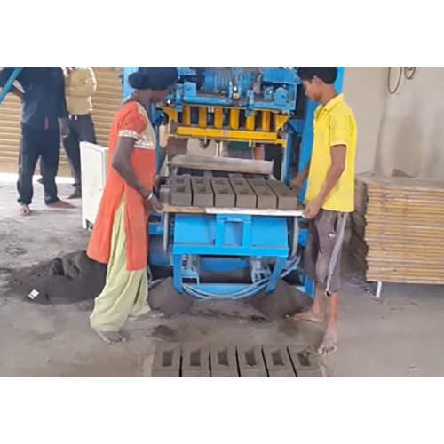 सीमेंट ईंट बनाने की मशीन