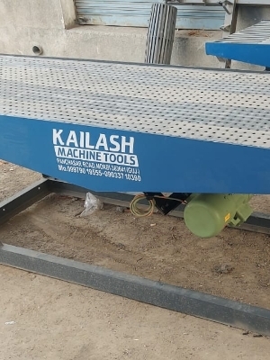 स्वचालित वाइब्रेटिंग टेबल्स