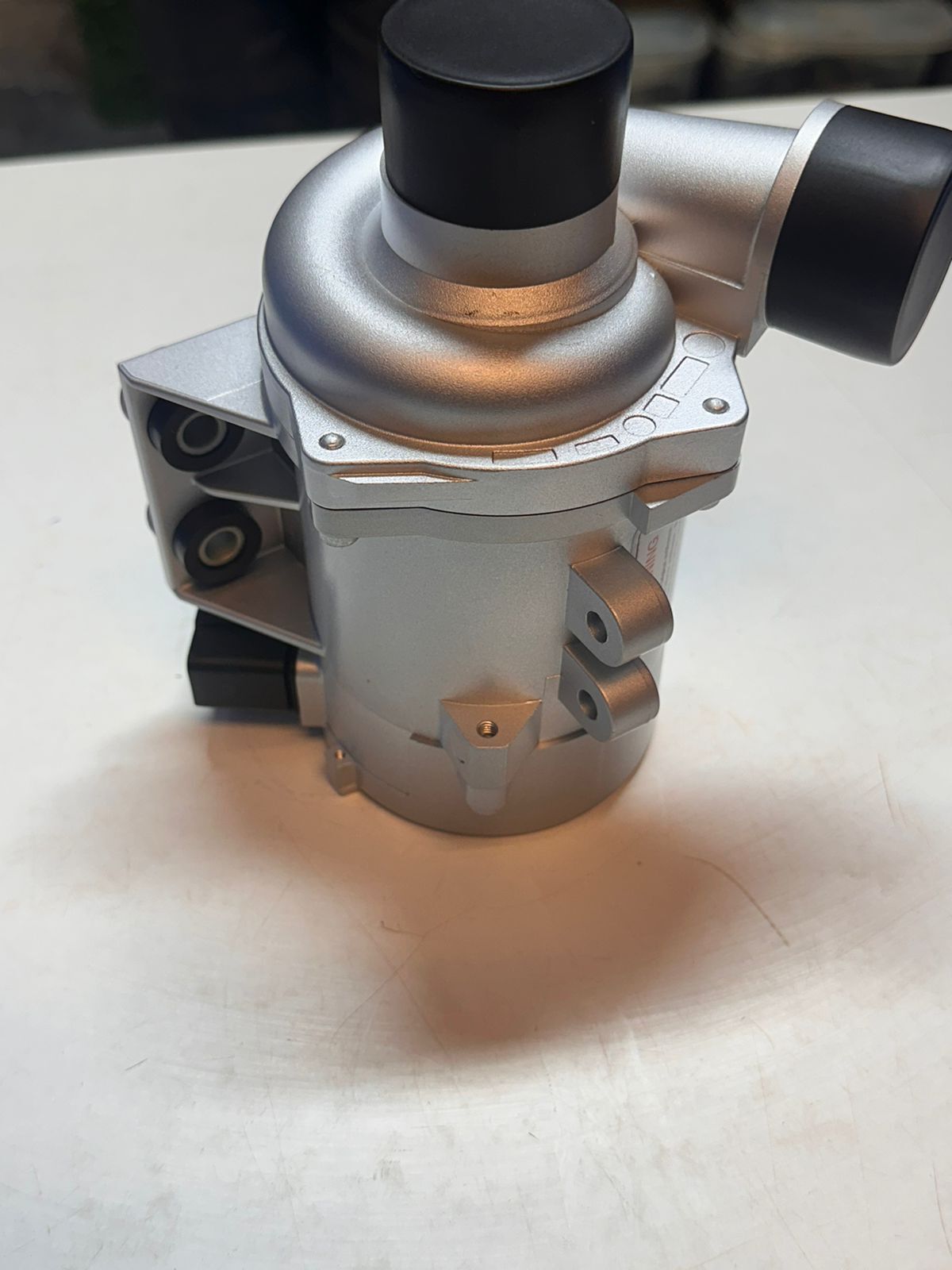 4h Car Water Pump - Color: White