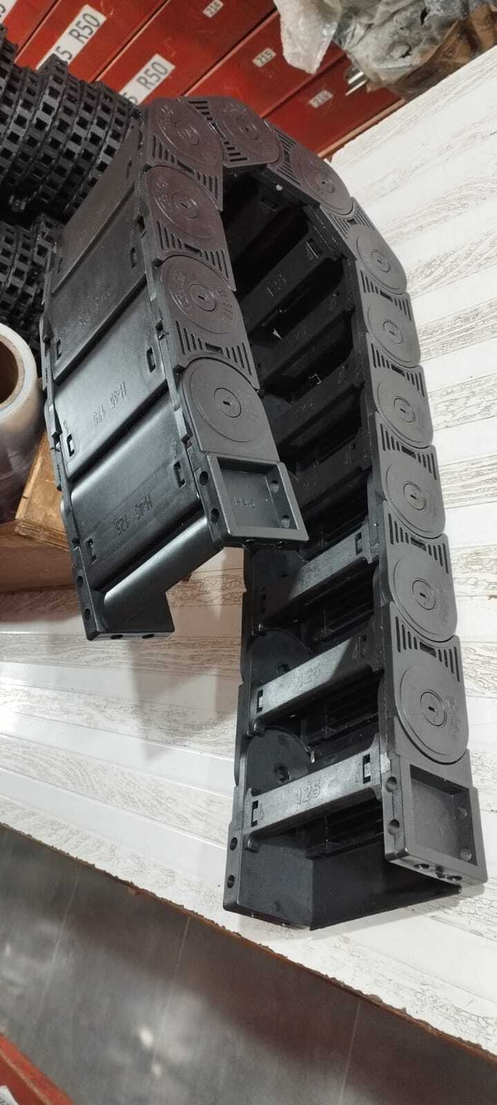 Cable Drag Chain 35x100 Semi Closed Type - Application: Agriculture Field